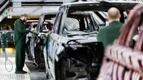 Jaguar Land Rover Supply Chain Staff Reportedly Told to Register for Universal Credit, Labor Group States