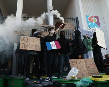 Recently Appointed French Prime Minister Under Mounting Pressure as Nationwide Protests Disrupt Schools and Transport